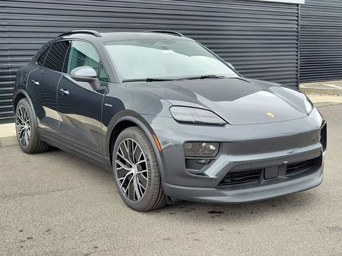Used 2024 Porsche Macan 4 Electric image 2