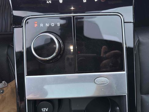 Used 2018 Land Rover Range Rover Velar R-Dynamic SE image 62