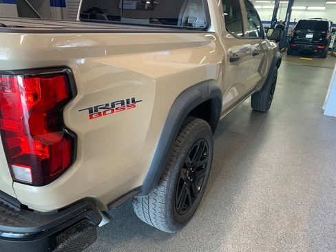 Used 2023 Chevrolet Colorado Trail Boss w/ Advanced Trailering Package AWD/4WD image 6