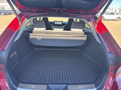 Certified 2024 Toyota Venza Limited image 16