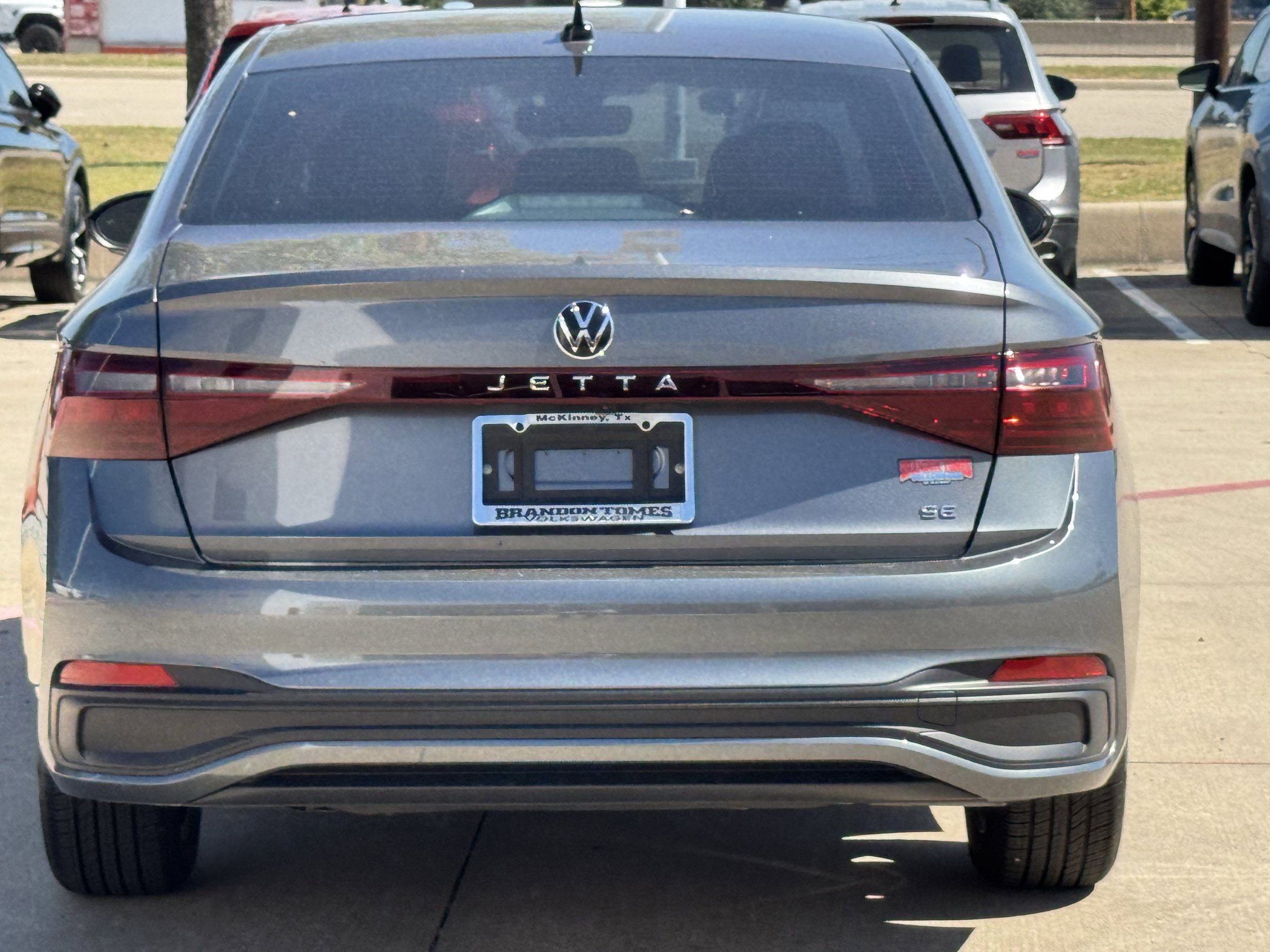 Used 2026 Volkswagen Jetta SE FWD image 6
