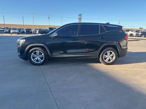 Used 2020 GMC Terrain SLE image 3