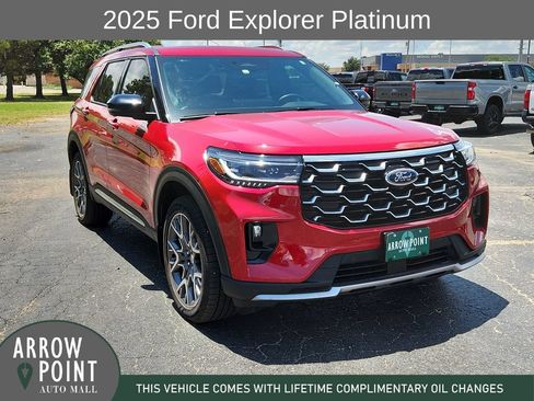 Used 2025 Ford Explorer Platinum w/ Ultimate Package AWD/4WD image 2
