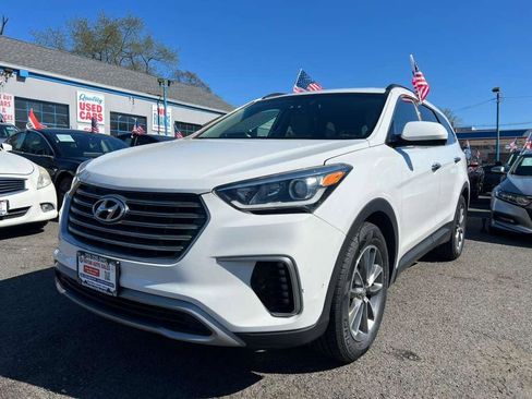 Used 2017 Hyundai Santa Fe SE image 5