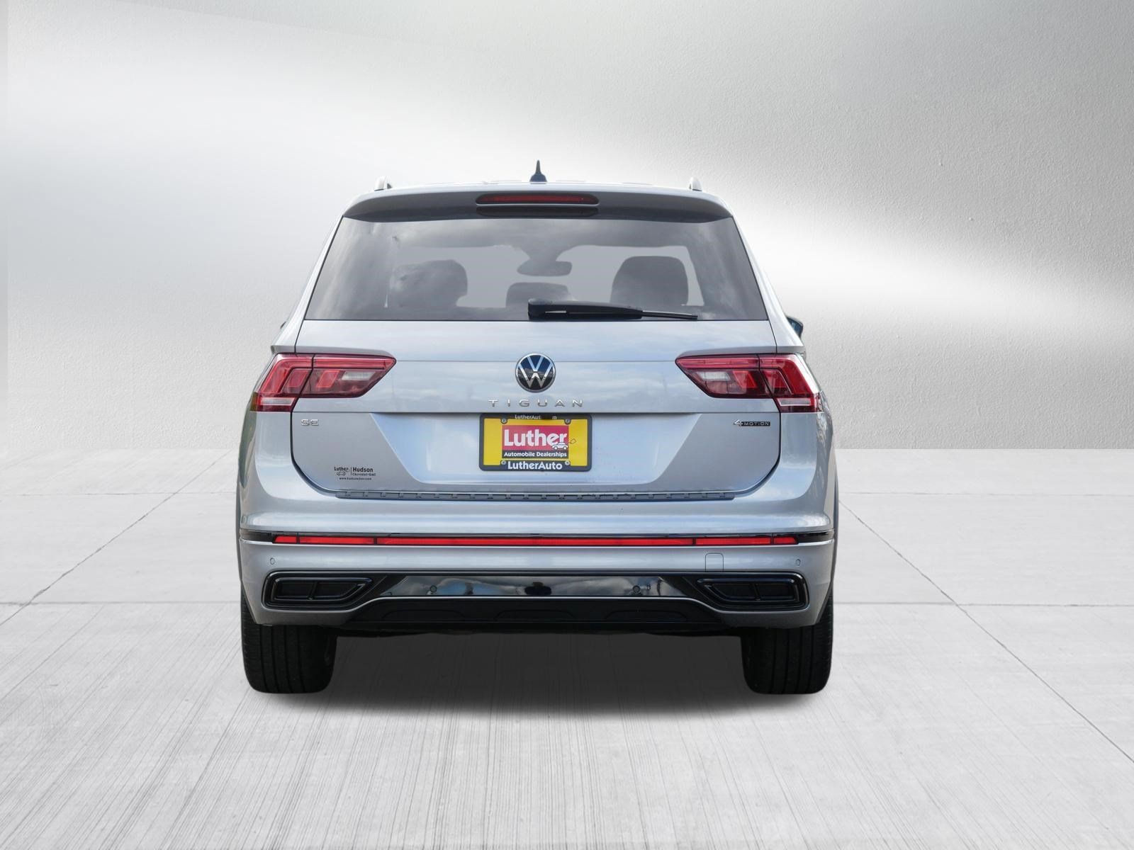 Used 2023 Volkswagen Tiguan SE R-Line AWD/4WD image 6