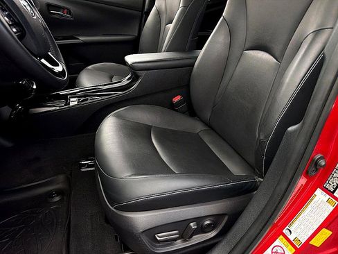 Used 2020 Toyota Prius Prime XLE image 11