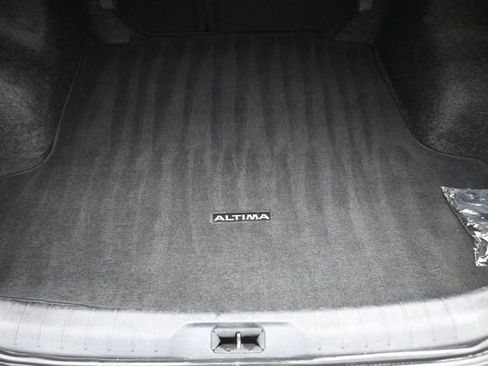 Used 2024 Nissan Altima 2.5 SV image 12