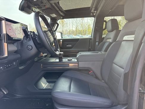 Used 2025 GMC Hummer EV 2X w/ LPO, Sport Package image 9