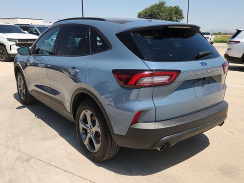 Used 2025 Ford Escape ST-Line Select AWD/4WD image 2