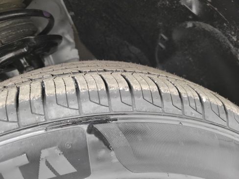 Used 2025 Nissan Rogue SV image 4