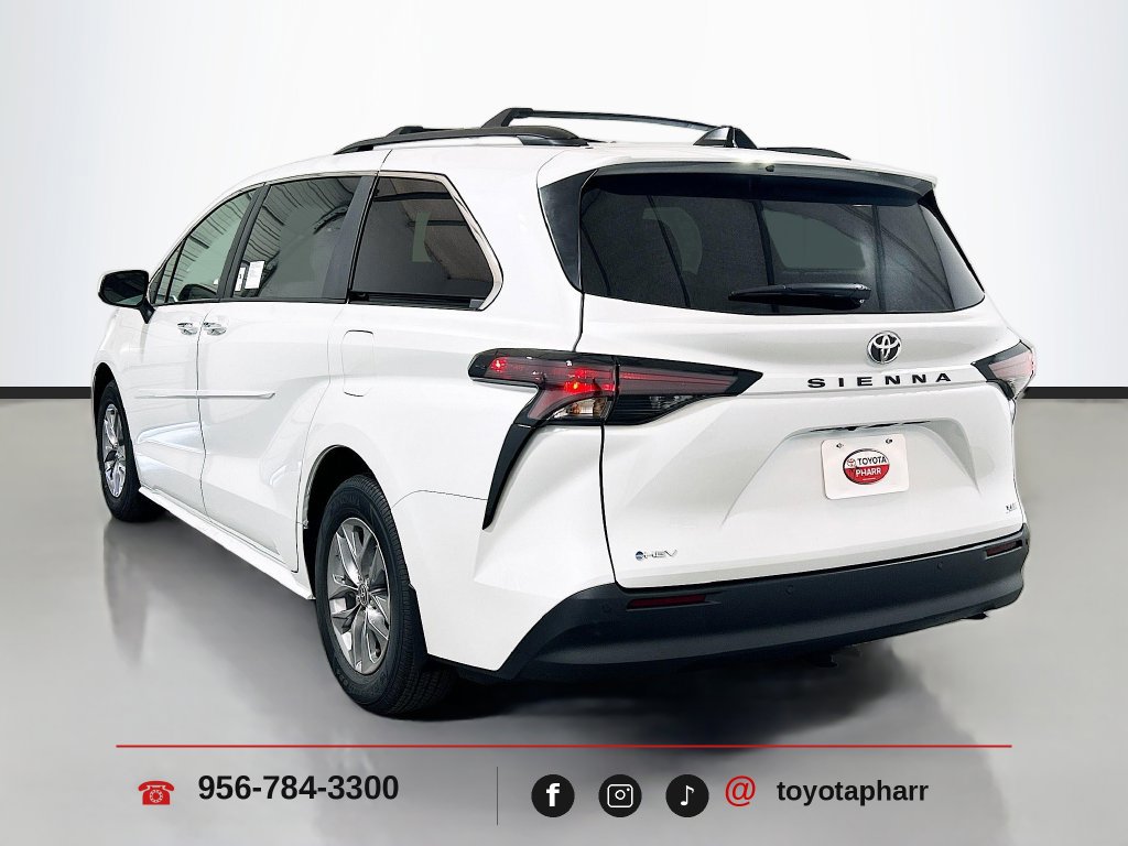 New 2026 Toyota Sienna XLE FWD image 7