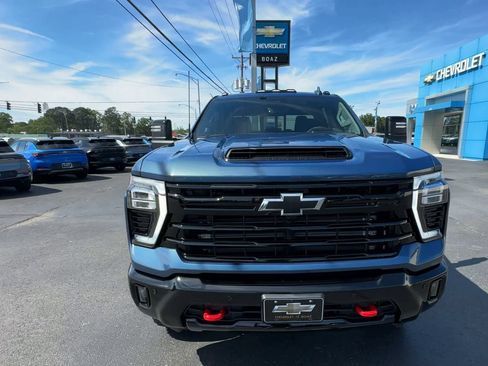 Used 2025 Chevrolet Silverado 2500 LTZ w/ LTZ Plus Package AWD/4WD image 3