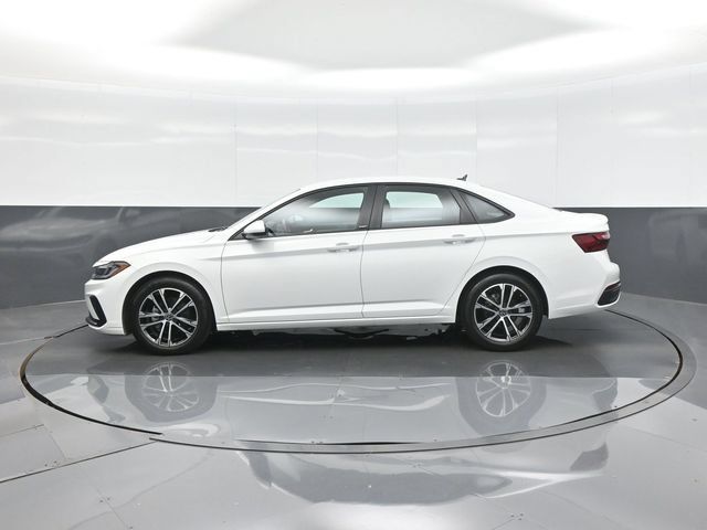 Certified 2026 Volkswagen Jetta Sport FWD image 4