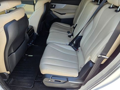 Certified 2024 Acura MDX FWD w/ Technology Package image 8