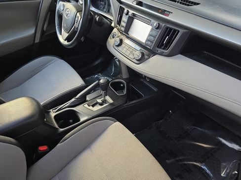 Used 2018 Toyota RAV4 XLE AWD/4WD image 13