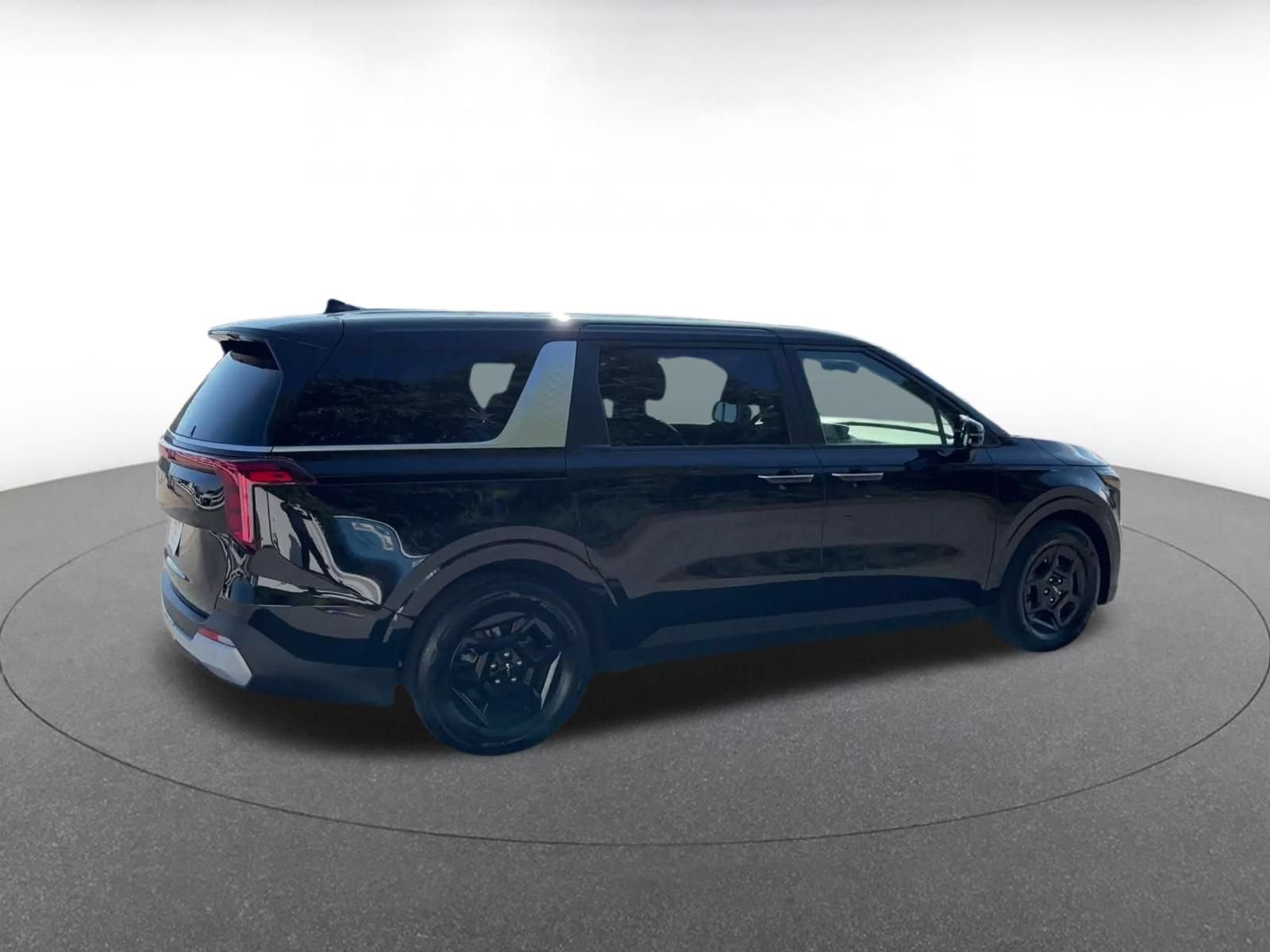Used 2026 Kia Carnival FWD image 14