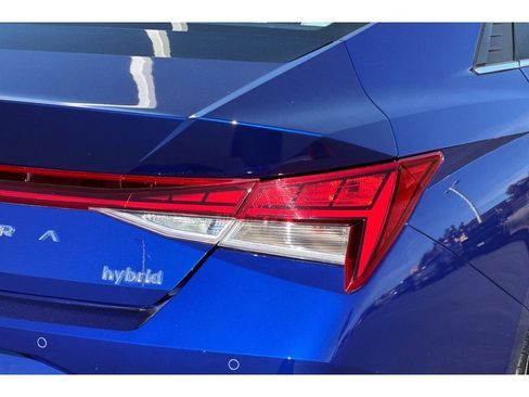 Used 2023 Hyundai Elantra Limited image 31