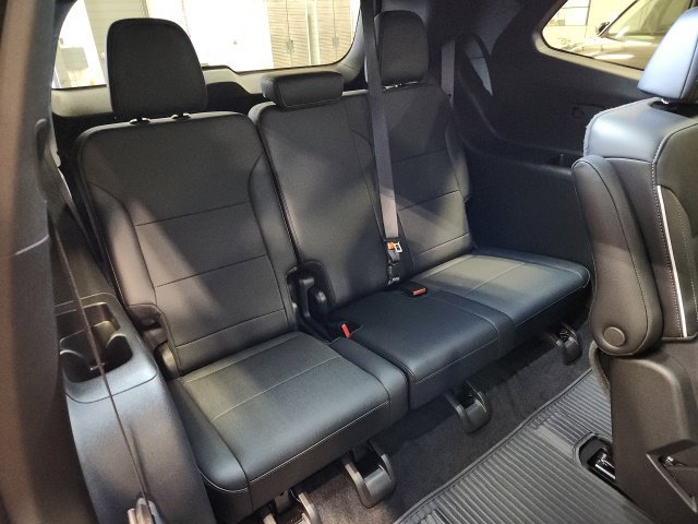 Used 2025 Buick Enclave Preferred w/ Power Package AWD/4WD image 32