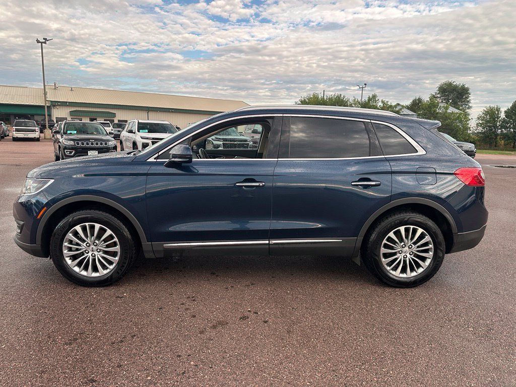 Used 2017 Lincoln MKX Select w/ Select Plus Package AWD/4WD image 37