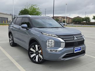 Used 2025 Mitsubishi Outlander SEL video 1