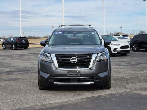 Used 2024 Nissan Pathfinder SL w/ SL Premium Package image 6