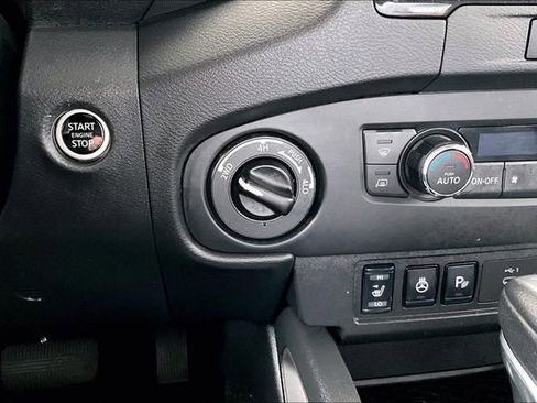 Certified 2024 Nissan Frontier SV w/ SV Convenience Package image 22