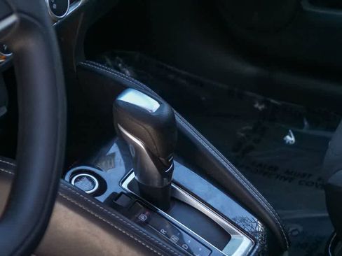 Used 2019 Nissan Kicks S FWD image 18
