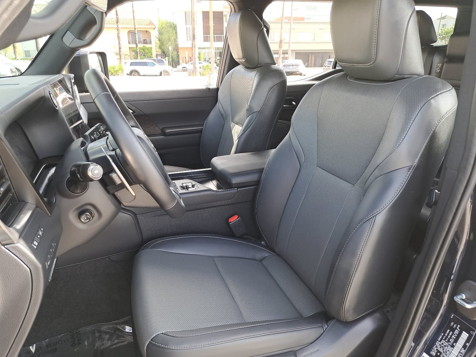 Used 2026 Lexus GX 550 w/ Accessory Package (2T) AWD/4WD image 17