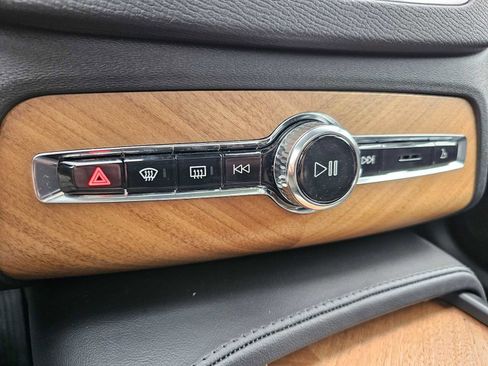 Used 2025 Volvo XC90 B6 Plus w/ Protection Package Premier image 38