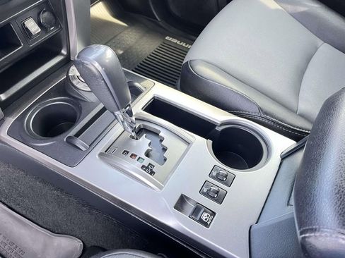 Used 2017 Toyota 4Runner SR5 Premium image 23