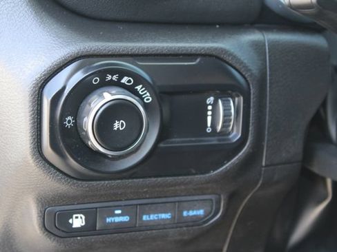 Used 2023 Jeep Wrangler Unlimited Sahara w/ Cold Weather Group AWD/4WD image 13