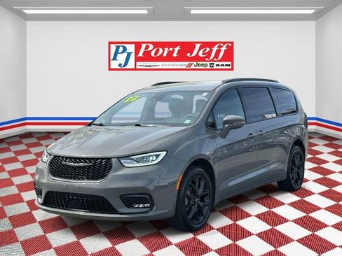 Used 2022 Chrysler Pacifica Touring-L w/ S Appearance Package AWD/4WD image 1