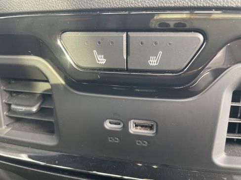 Used 2024 GMC Sierra 2500 AT4 w/ AT4 Premium Plus Package image 39