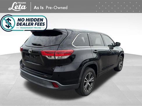 Used 2018 Toyota Highlander LE FWD image 5