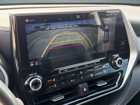 Used 2022 Toyota Highlander Platinum image 27
