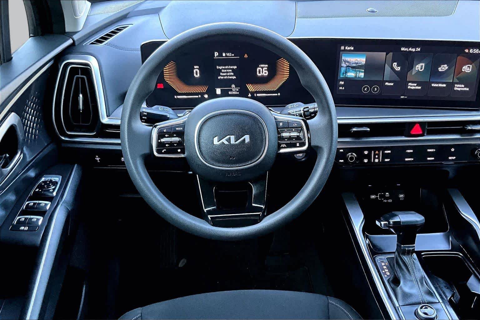 Used 2024 Kia Sorento LX FWD image 6
