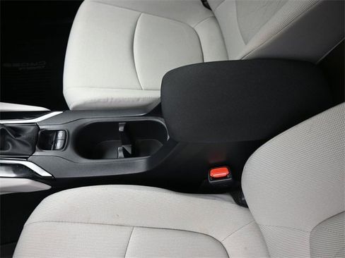 Used 2023 Toyota Corolla Cross LE image 33