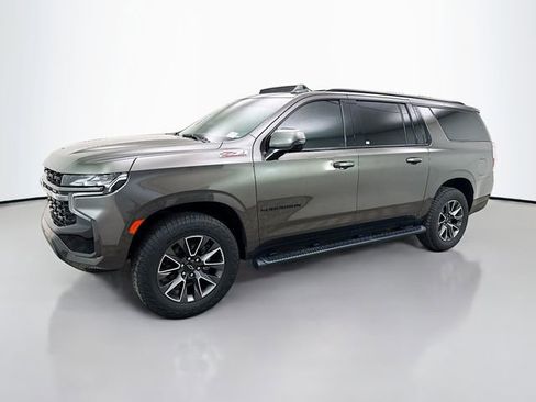 Used 2021 Chevrolet Suburban Z71 w/ Luxury Package image 3