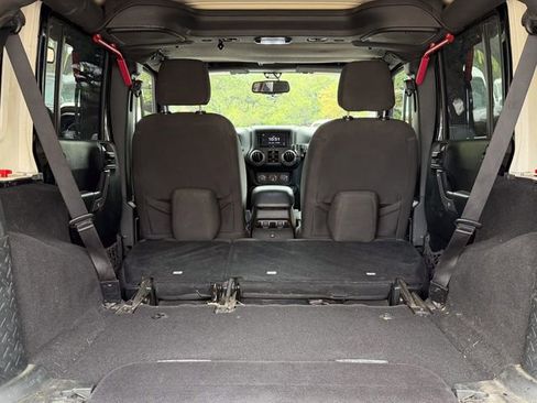 Used 2018 Jeep Wrangler Unlimited Sport S image 22