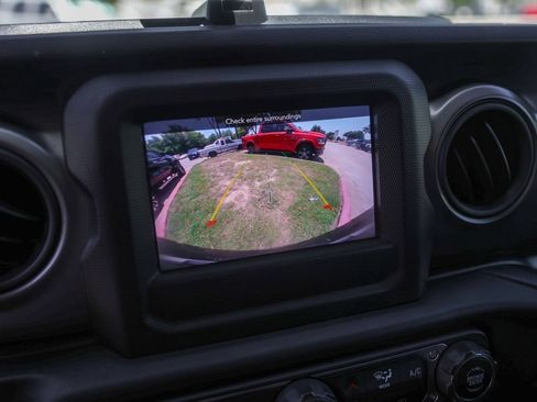 Used 2023 Jeep Wrangler Unlimited Sport AWD/4WD image 16