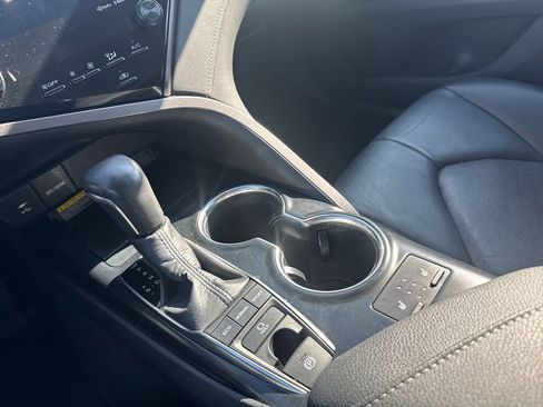 Used 2019 Toyota Camry XSE image 27