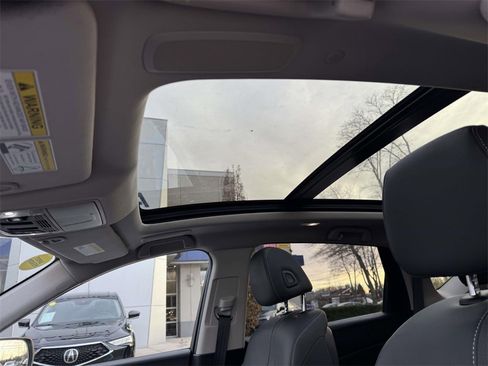 Certified 2022 Acura RDX w/ Technology Package image 18