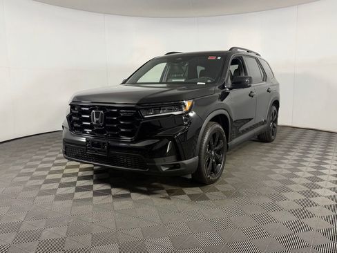 Used 2025 Honda Pilot Black Edition image 7