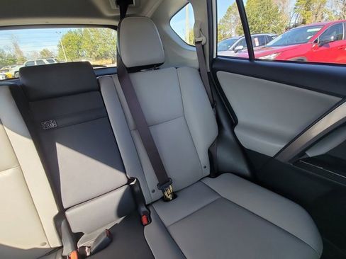 Used 2018 Toyota RAV4 Limited image 6