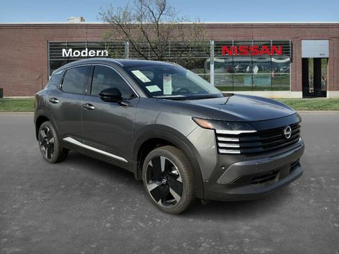 New 2026 Nissan Kicks SR image 5