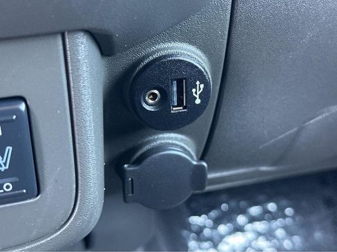 Used 2020 Nissan Frontier PRO-4X w/ Pro-4x Utility Package AWD/4WD image 28
