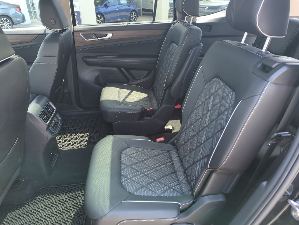 Used 2026 Volkswagen Atlas SEL Premium R-Line AWD/4WD image 30