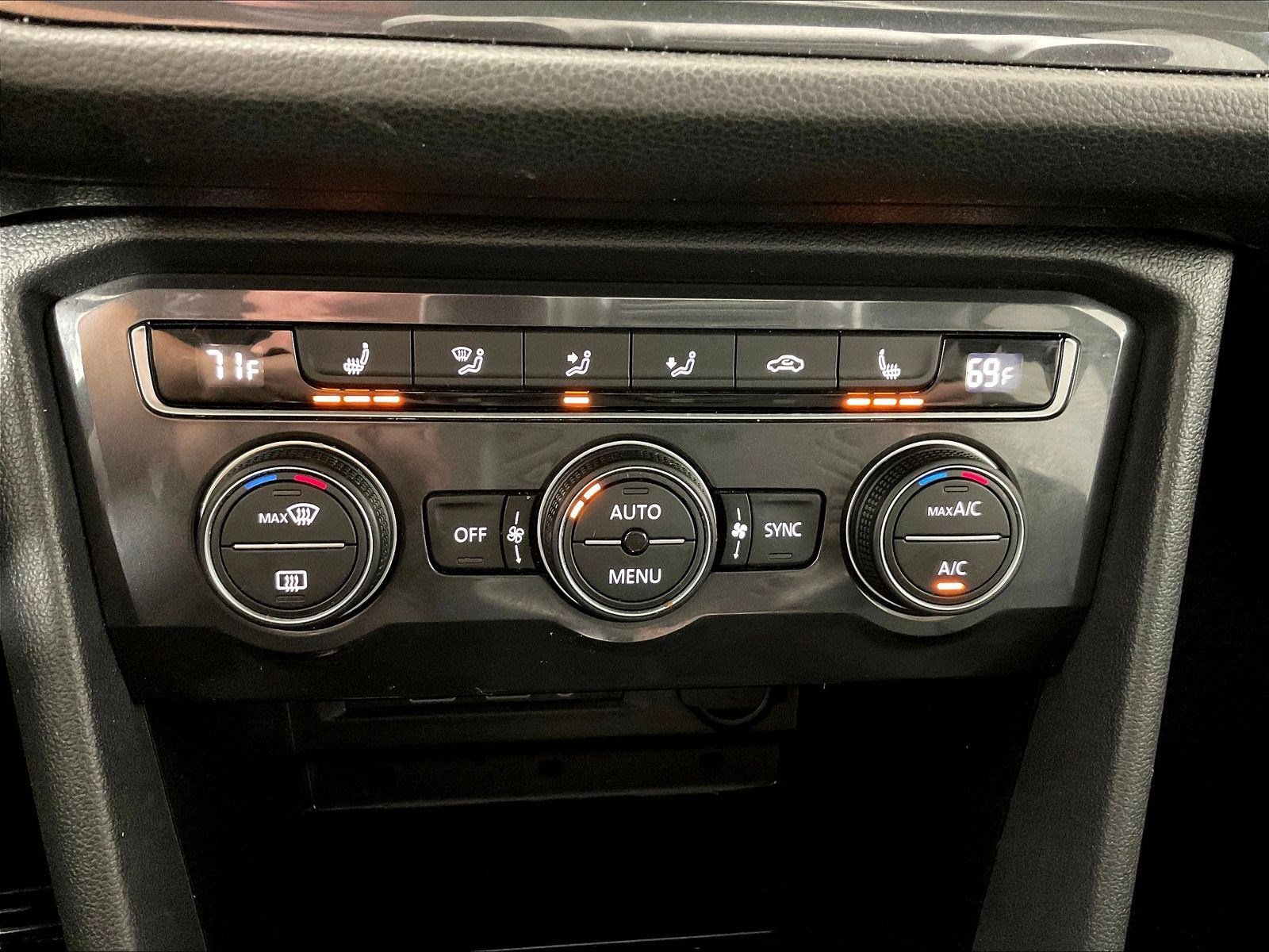 Used 2020 Volkswagen Tiguan SE w/ Panoramic Sunroof Package FWD image 37
