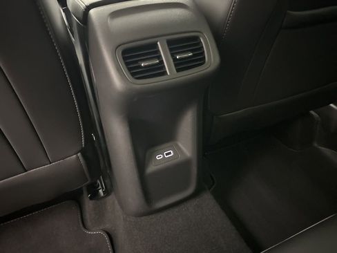 Used 2023 Buick Envision Essence image 40