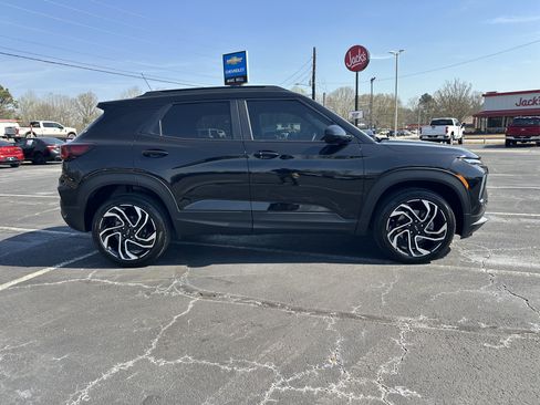 Used 2025 Chevrolet TrailBlazer RS w/ Convenience Package image 9